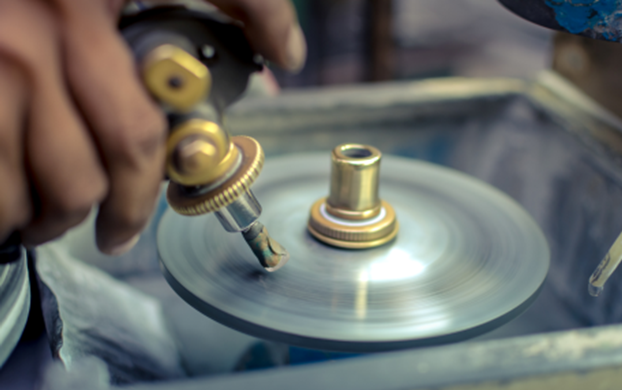 Precision gem cutting on the wheel